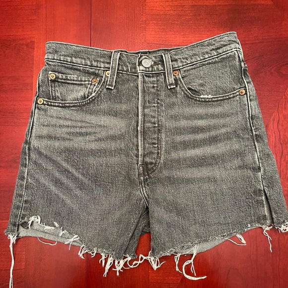 Levi’s 501 Black Denim Shorts - Picture 3 of 4